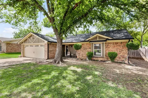 417 E Vine St, Keller, TX 76248 photo 2