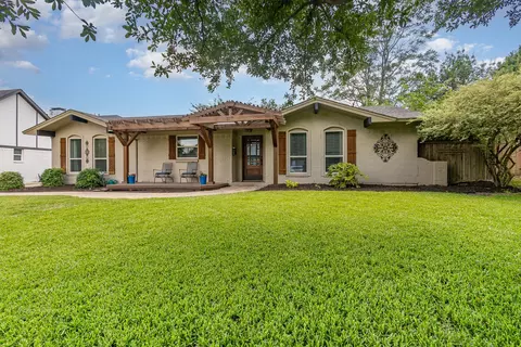 317 Oakcrest Dr, Richardson, TX 75080