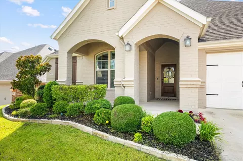 9021 Inwood St, Benbrook, TX 76126