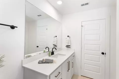 Bath - 3545 W Cheney Ave, Celina, TX 75009 photo 3 of 6