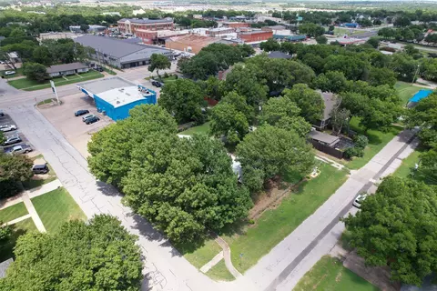 114 S 6th St, Midlothian, TX 76065