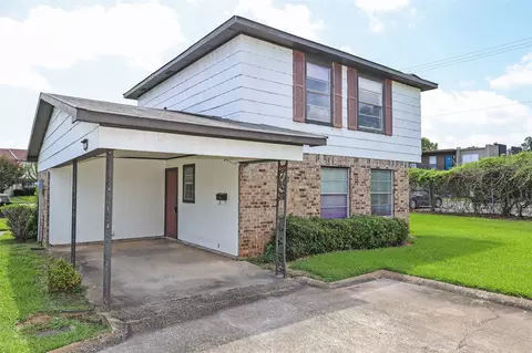 102 Carriage Square Dr, Bossier City, LA 71112