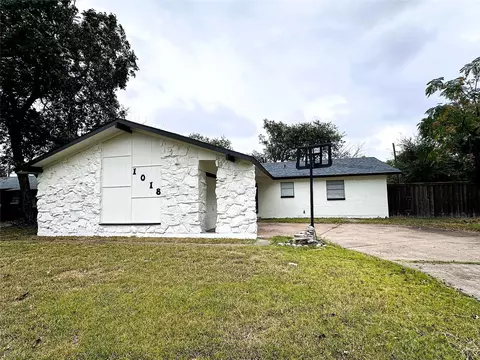 1018 Vegas Dr, Garland, TX 75042