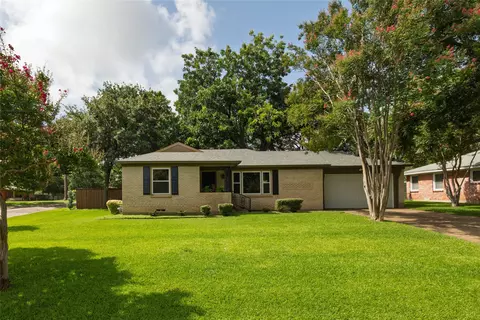 1318 Brookhurst St, Irving, TX 75061