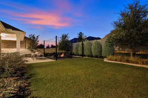 Exterior - 1116 Lakeview Ln, Argyle, TX 76226 photo 9 of 10