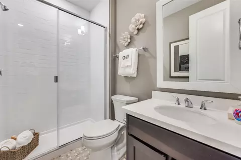 Bath - 1116 Lakeview Ln, Argyle, TX 76226 photo 3 of 4