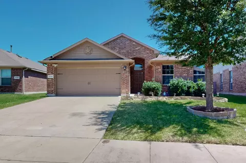 2704 Adams Fall Ln, Fort Worth, TX 76123