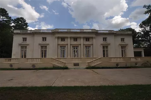 802 N Louise St, Atlanta, TX 75551