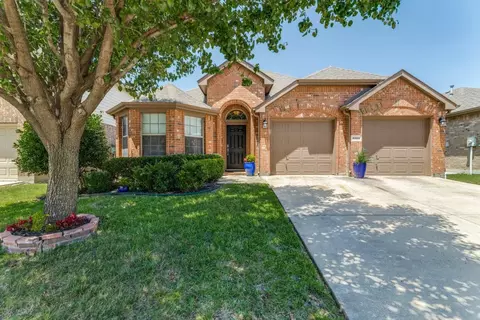 8929 Brook Hill Ln, Fort Worth, TX 76244
