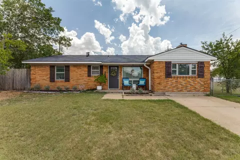4851 Ivy Hill Ct, Fort Worth, TX 76135