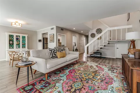 9848 Smokefeather Ln, Dallas, TX 75243
