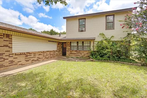 813 S Valentine Dr, Sherman, TX 75090