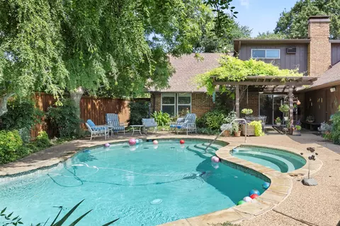 813 Pleasant Valley Ln, Richardson, TX 75080