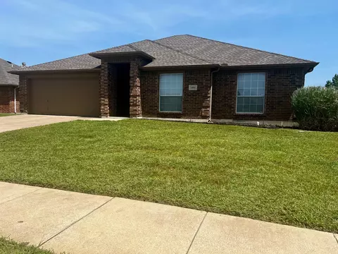 1401 Columbia Dr, Midlothian, TX 76065