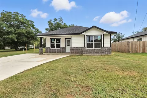 508 Woodlawn St, Sulphur Springs, TX 75482