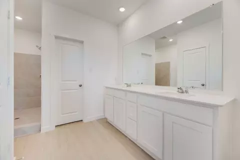 Bath - 409 Caper Meadow Dr, Anna, TX 75409 photo 2 of 3