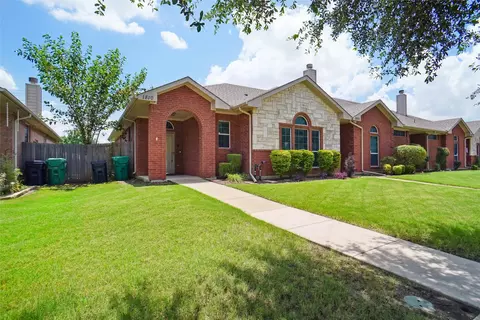 1810 Poinsettia Blvd, Denton, TX 76208