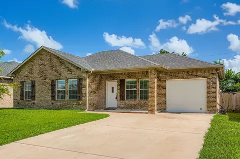4909 Henry St, Greenville, TX 75401