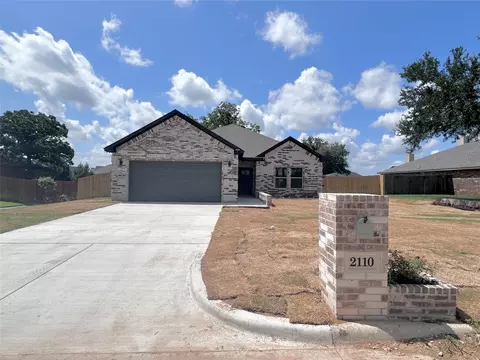 2110 Ridgewood Dr, Bridgeport, TX 76426
