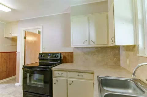 Kitchen - 3908 N 21 A St, Waco, TX 76708 photo 2 of 2