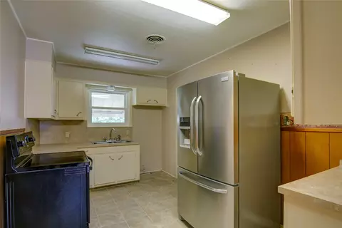 Kitchen - 3908 N 21 A St, Waco, TX 76708 photo 1 of 2