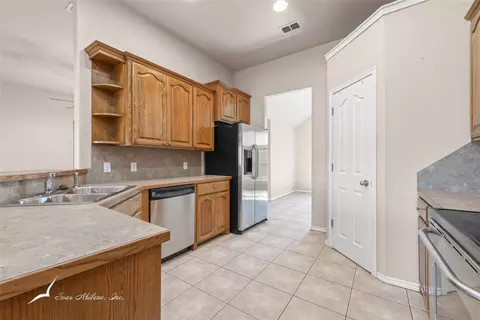 7018 Springwater Ave, Abilene, TX 79606 photo 10