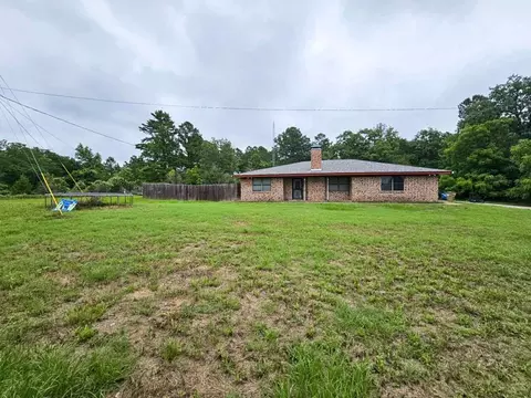 800 An County Road 414, Palestine, TX 75803