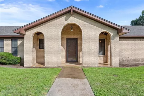 Exterior - 100 Thompson Cir, Lorena, TX 76655 photo 3 of 8
