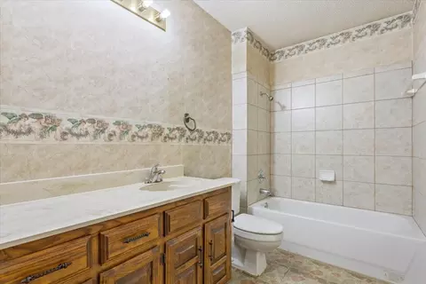 Bath - 100 Thompson Cir, Lorena, TX 76655 photo 4 of 5