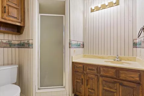 Bath - 100 Thompson Cir, Lorena, TX 76655 photo 2 of 5