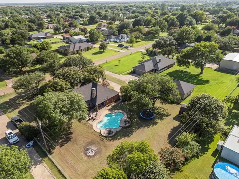 115 Ridge Oak Dr, Red Oak, TX 75154