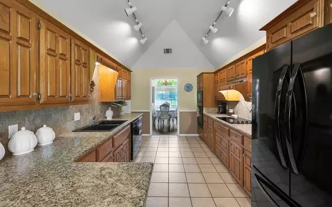 105 Thiele Rd, Lorena, TX 76655 photo 8
