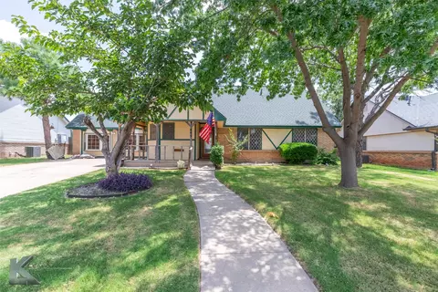 809 Chanticleers Ln, Abilene, TX 79602