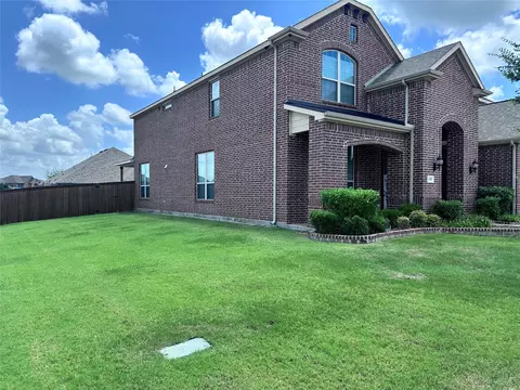 1305 Meridian Dr, Forney, TX 75126