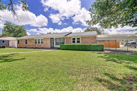 809 Marengo St, Cleburne, TX 76033