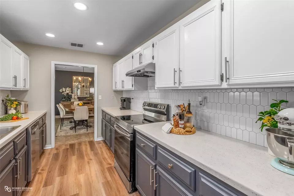 Kitchen - 1090 Bodcau Station Rd, Haughton, LA 71037 photo 4 of 5