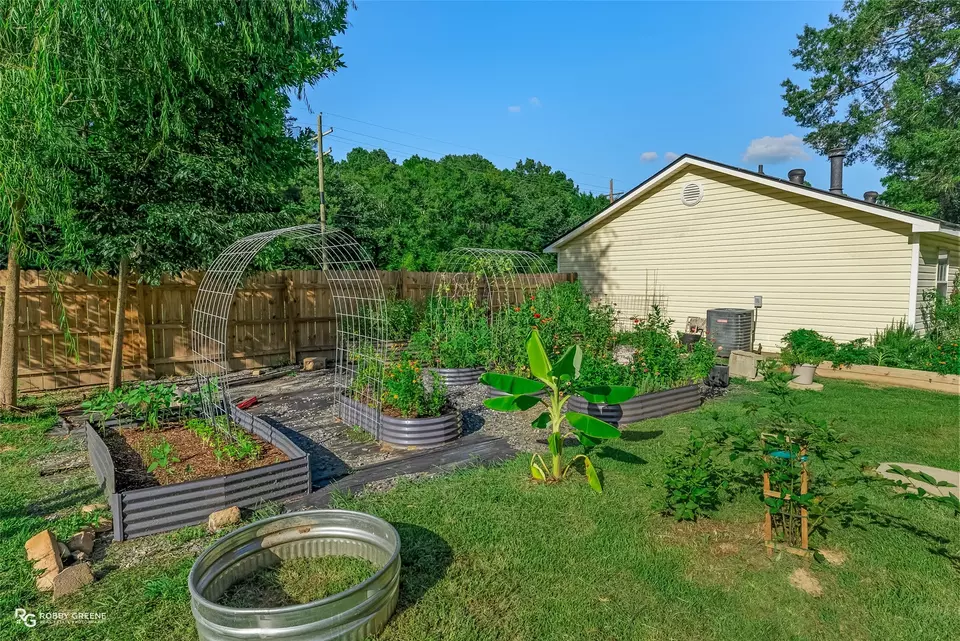 Exterior - 1090 Bodcau Station Rd, Haughton, LA 71037 photo 5 of 9