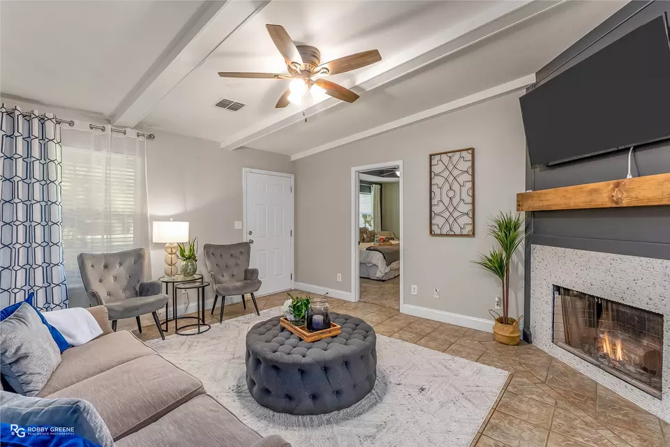 Living - 1090 Bodcau Station Rd, Haughton, LA 71037 photo 1 of 3
