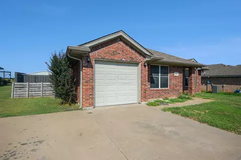 408 Mesquite Dr, Rio Vista, TX 76093