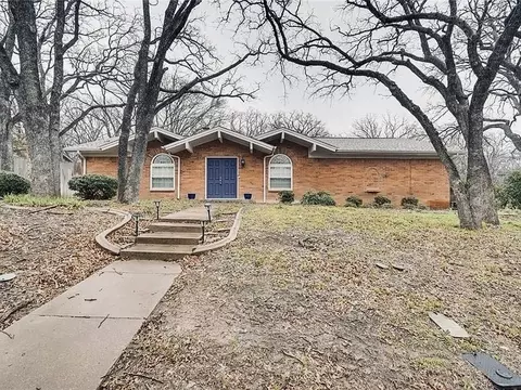 3801 Halifax Ct, Arlington, TX 76013