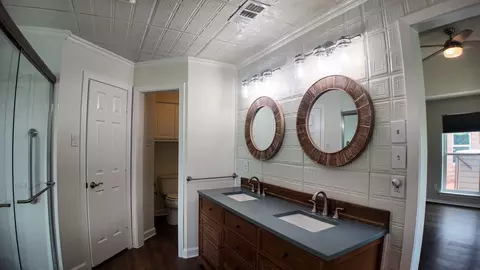 Bath - 692 S Loop Dr, Cedar Hill, TX 75104 photo 2 of 4