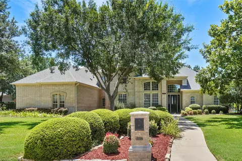915 Brazos Dr, Southlake, TX 76092