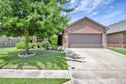 12833 Breckenridge Ct, Fort Worth, TX 76177