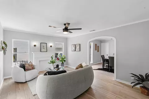2126 Idaho Ave, Dallas, TX 75216