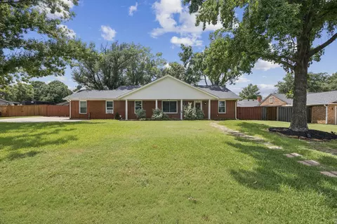 1710 Wildwood St, Corinth, TX 76210
