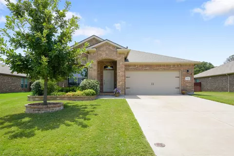 1092 Mooring Dr, Azle, TX 76020