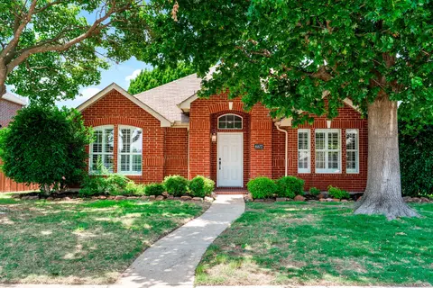 6107 Arlington Dr, Frisco, TX 75035