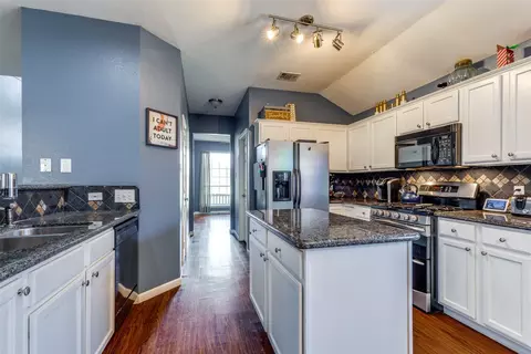 3306 Springleaf Dr, Mesquite, TX 75181 photo 9