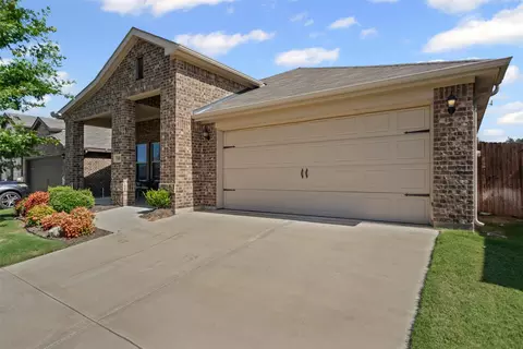 948 Deer Valley Dr, Weatherford, TX 76087