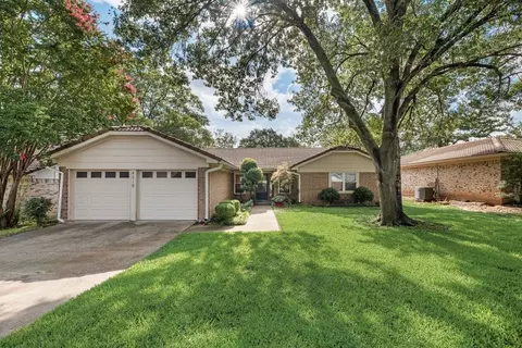 4219 E Pleasant Forest St, Arlington, TX 76015